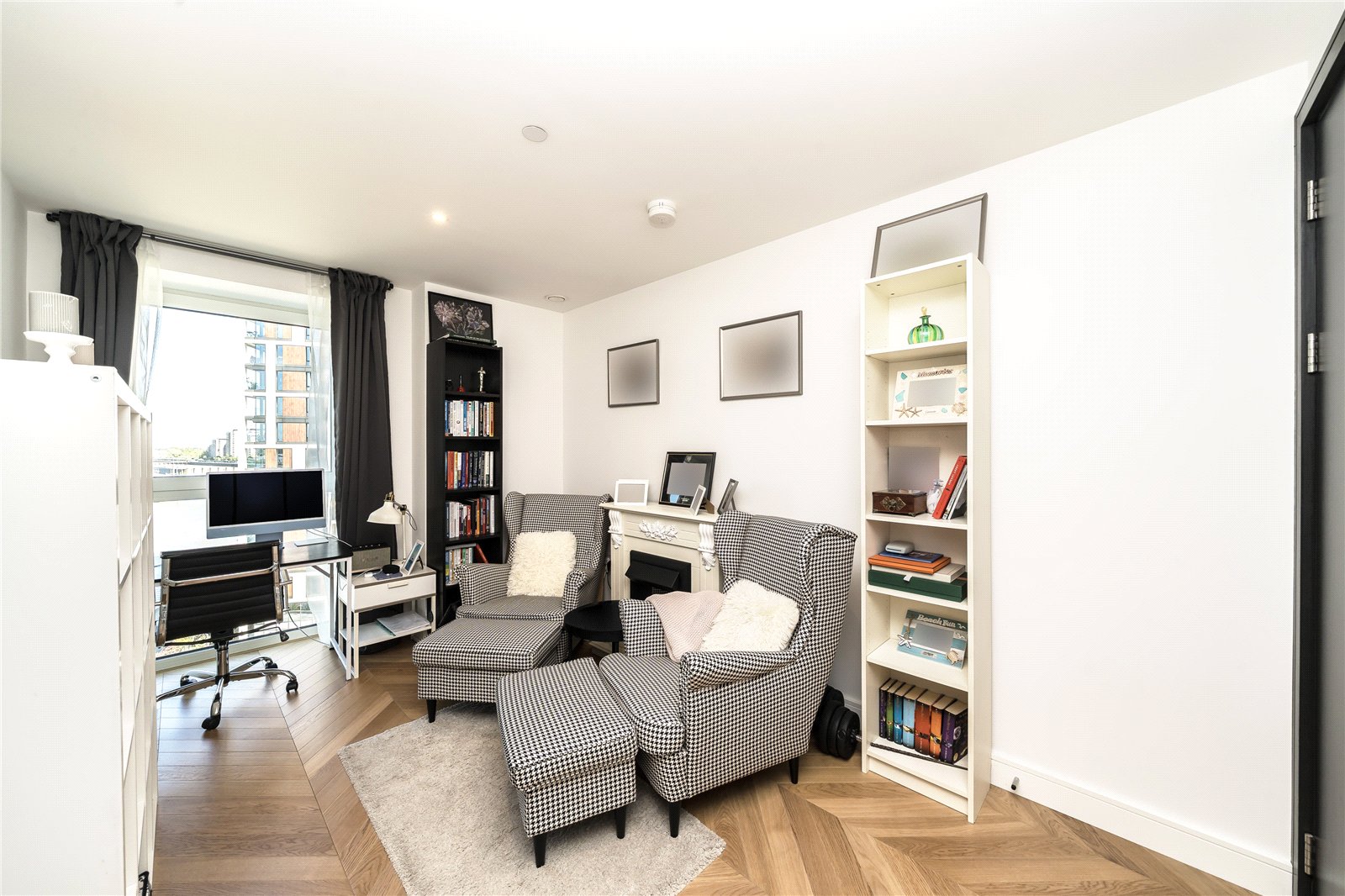 Ldn220145 17.jpg