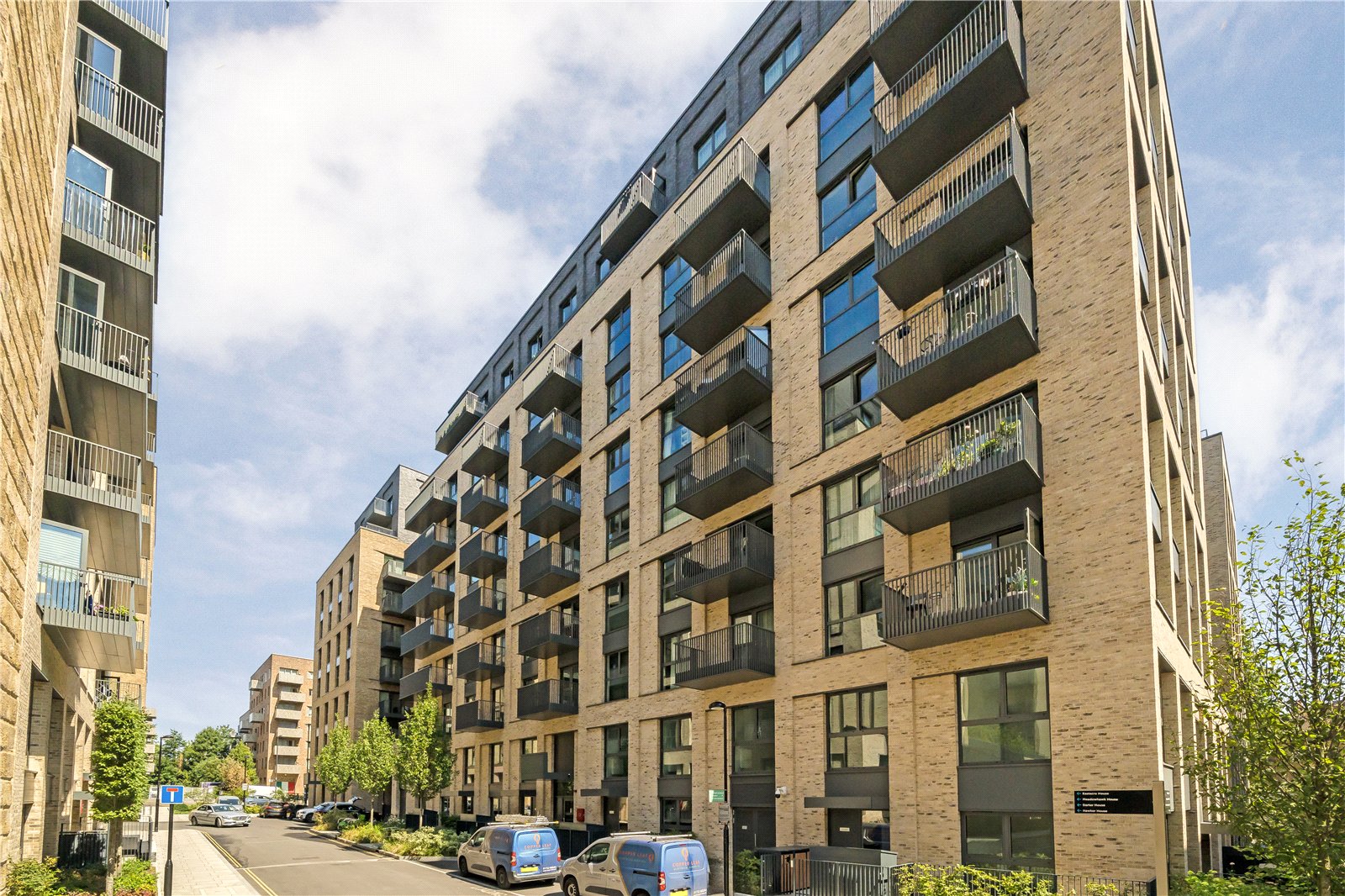 Ldn240075 24.jpg