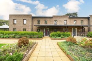 Daffodil Crescent, Trent Park, Barnet, EN4 0EB