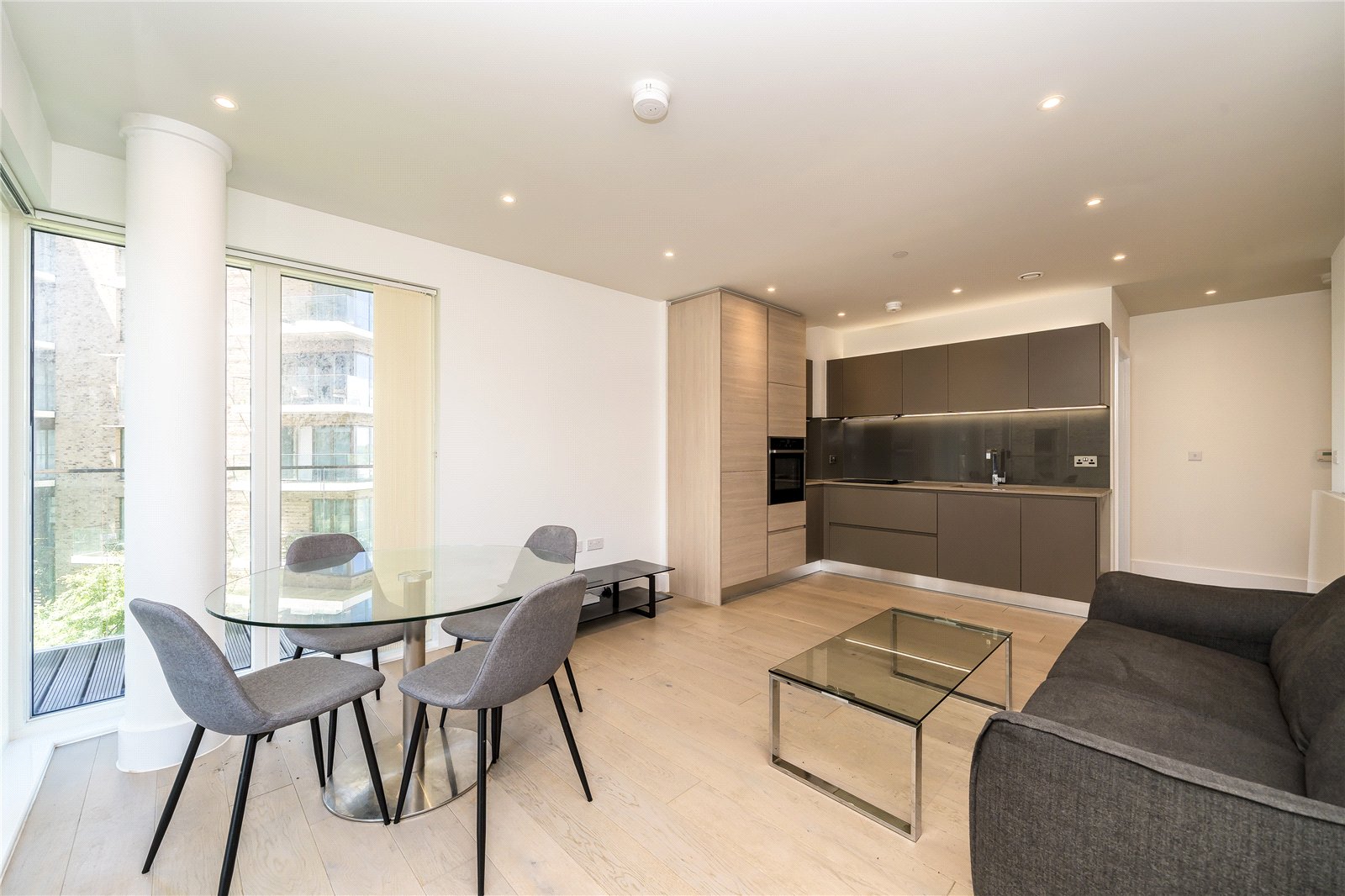 Ldn260082 11.jpg